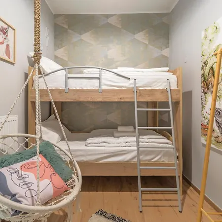 P Deluxe 4 Apartment