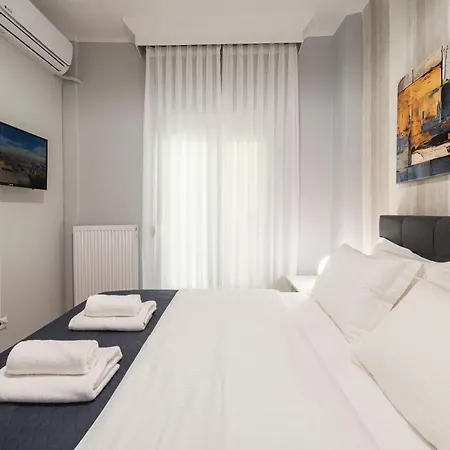 P Deluxe 4 *